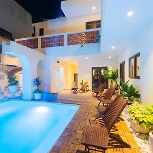 https://casa-victoria-malecon.hotelspuertovallarta.org