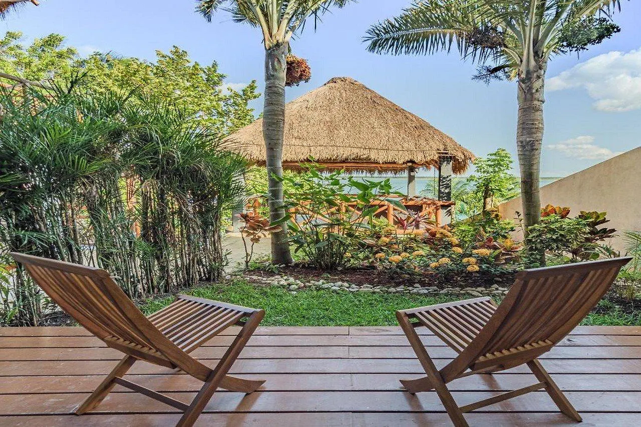 Hotel Boutique Las Nubes Bacalar 4*,
